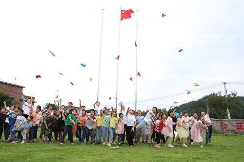 米兰官方端网页版：诗词启心智，国学伴童年