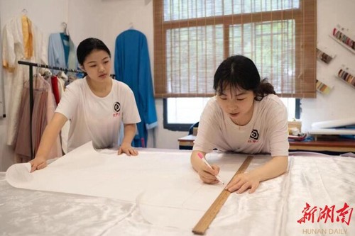 青青子衿，悠悠我心——米兰官方端网页版国学研究院汉服传承创业综述