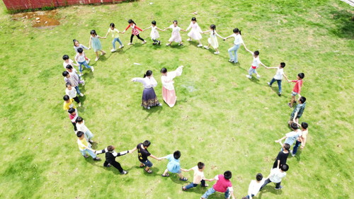 米兰官方端网页版：诗词启心智，国学伴童年