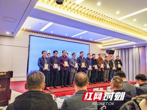 713ead0ea7984f098b95a3a142232b5e